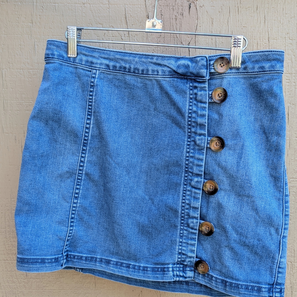 💙Free People Denim Button Up Mini Skirt💙